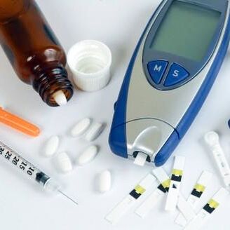 Glukometer und Medikamente zur Behandlung von Diabetes